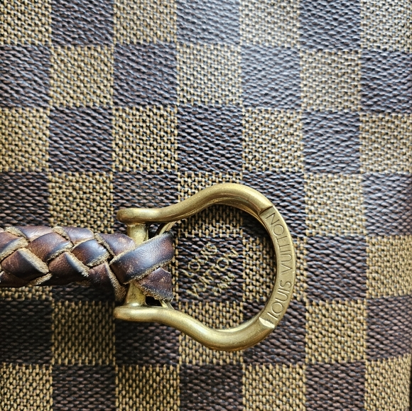 Louis Vuitton Leather Keychain - Picture 4 of 8